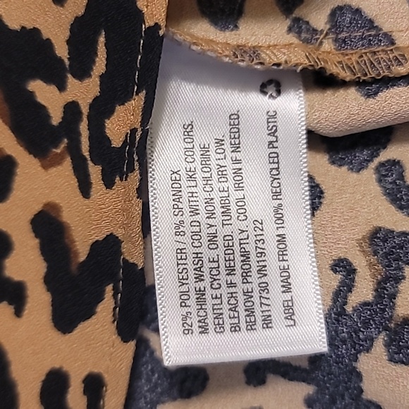 Beautiful Top! - Picture 8 of 8